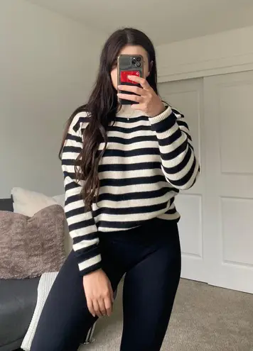 H&M NWT  Stripped Sweater