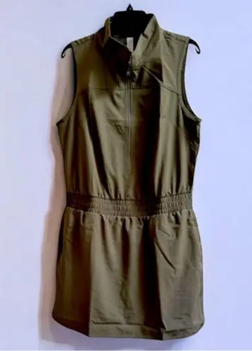 Elle NWT Olive Green Zip-Up athletic Dress. Zip front, skort w pockets. Size M