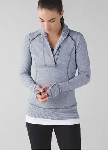 Lululemon  Think Fast Pullover in Heathered Slate/Tonka Stripe size 10