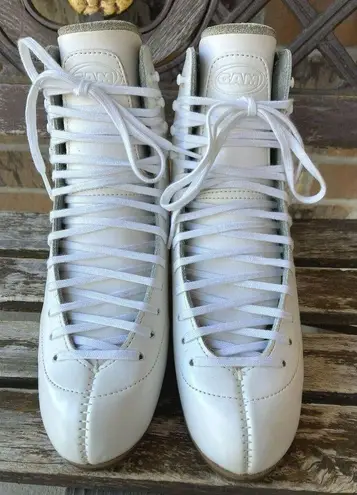 GAM 0884 Ice Figure Skate Boots Made in Canada Size 7