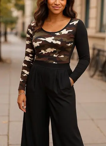 Womens Camo Crop Top Sm Long Sleeve Elastic Band Green Tan Camouflage Activewear Black