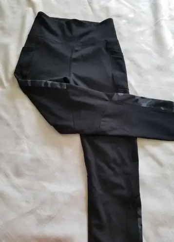 Ultimate Black Stash Pocket Crop w/ Camo Inserts Women's Leggings Joggers Sz XS