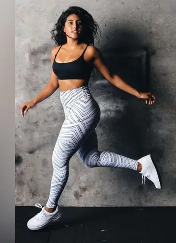 BuffBunny Slay Leggings Zebra White Black Size Medium