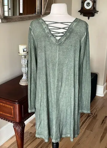 easel Comfy Dress Long Sleeve  Los Angeles Green