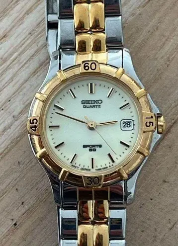 Seiko Vintage Ladies Watch Iridescent Glow Dial Date Window Two-Tone Bracelet