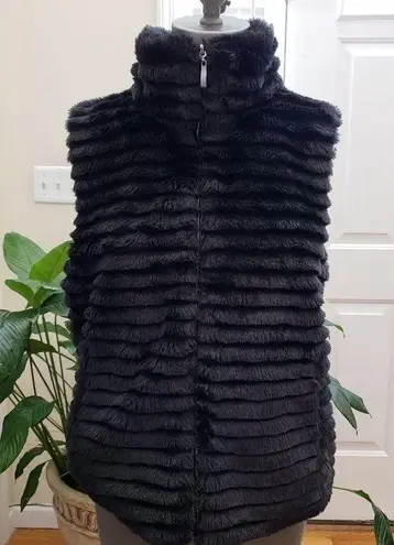 Gallery Grooved Black Tiered Faux Fur Reversible Pocket Zip Up Vest Size Medium