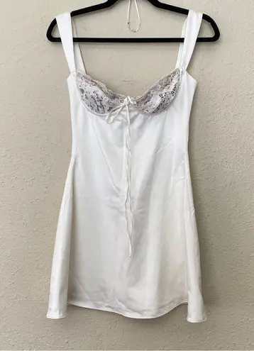 House Of CB ‘Adriana’ Ivory Satin and Lace white Dress NWOT size S