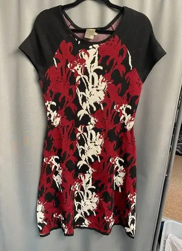 Taylor Sweater Dress Womens Medium Red Black Soft Flower Raglan Short Sleeve B71