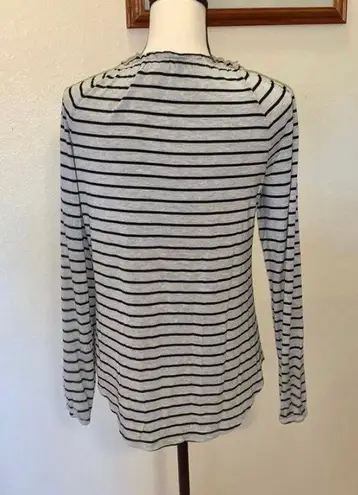 Gnw Grey Black Striped Triple Keyhole Long Sleeve Shirt Woman’s Small