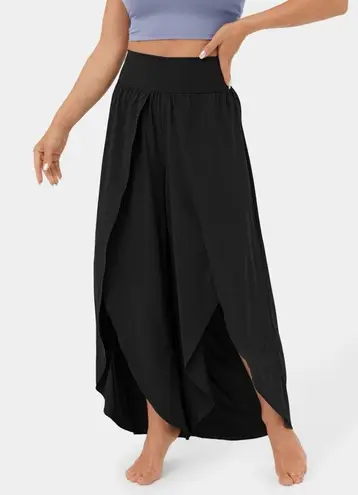 Halara  NWT Breezeful Black High Waisted Split Leg Flowy Harem Pants Size Small