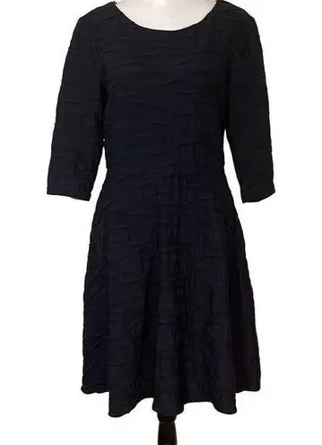 Donna Morgan  Fit & Flare Dress. Size 6. Black  Textured