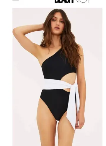 Beach Riot BRAND NEW NEVER WORN- ONE PIECE - size Small🖤