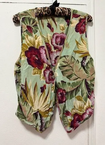 Karen Kane Vintage vest size US S/M floral