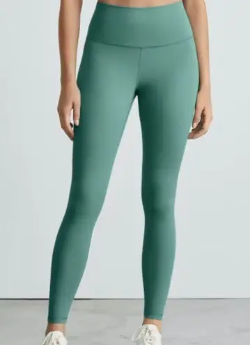 Everlane green leggings yoga pants activewear athletic training women’s Medium