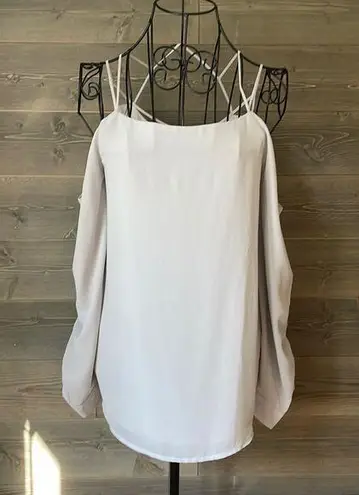 Daily look gray off the shoulder, cut out blouse