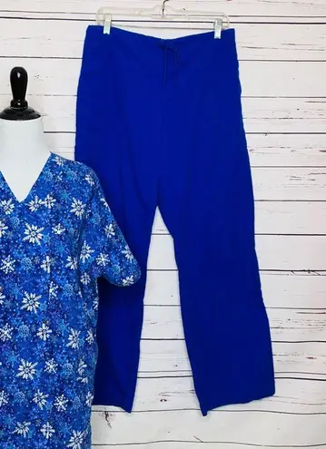 Scrubstar Blue Winter Snowflakes Medical Scrubs Set Size Medium Scrub Top & Pants