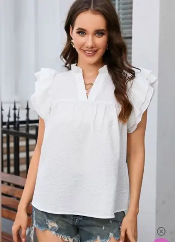 NEW White Textured Ruffle Flutter Sleeve Frilled Neckline Blouse Size Small