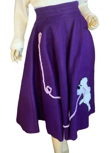 VINTAGE 1950'S BOBBIE BROOKS PURPLE FELT POODLE SKIRT WITH CROCHET DETAILS (S)