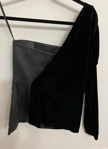 BCBGMAXAZRIA Black Top