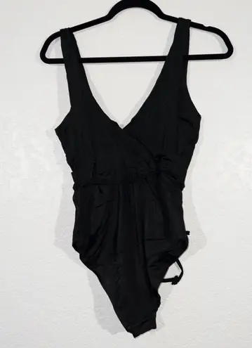 ANDIE NWT  Black The Belmar One Piece Swimsuit Size Medium