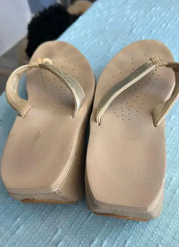 Very Volatile Sandals