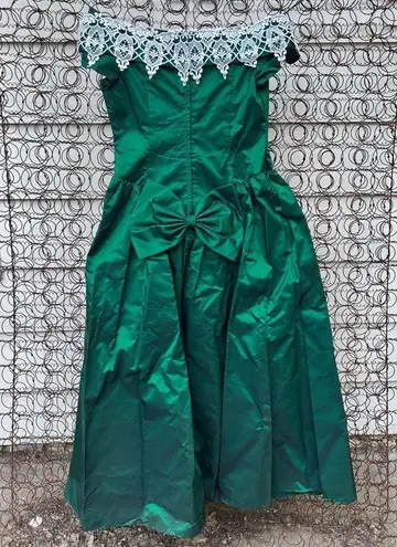 Vintage 80s 90s green sateen v drop waist bow back lace trim prom dress gown Size undefined
