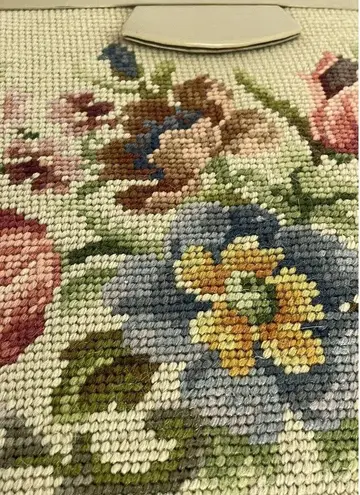Vintage 50's Needlepoint Floral Purse Handbag Pockets Coin Purse Beige
