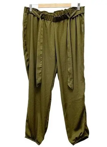 A pea in the pod NWT Underbelly Satin Jogger Pants Olive Size Large Maternity