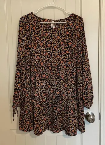Live 4 Truth NWOT | women’s floral tie sleeve ruffle dress — medium