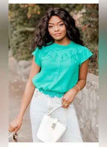 NWT MINE SHORT SLEEVE BLOUSE Elegant Green Lace Trim Top Size L