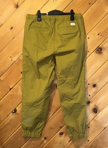 Eddie Bauer  Discovery peak joggers adventure pants NWT