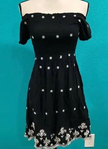 Love Tree  black dress, can be worn off the shoulder