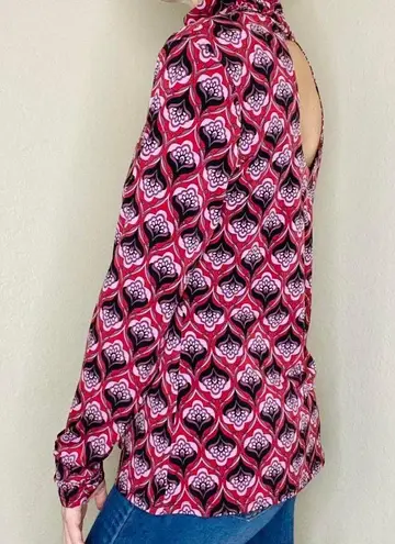 Bisou Bisou Retro 70’s Pink & Black Geometric Printed Key Hole Blouse