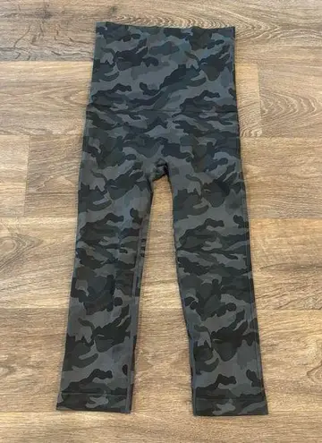 Belly Bandit MOTHER TUCKER Postpartum Compression Camo Leggings – Size Small