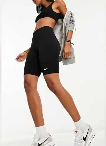 Nike  Essential legging shorts in black