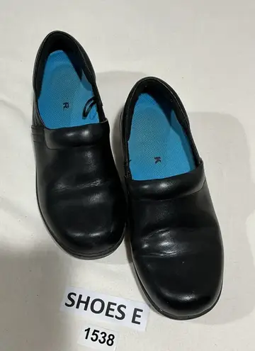 Woman’s Dr Scholls Black Leather 9 M Slip On Work Shoe Slip