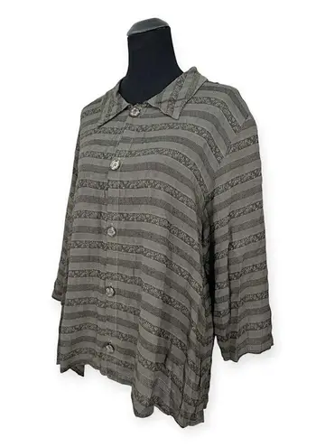 CP Shades | Medium | RARE 100% Rayon Gray Striped 3/4 Sleeve Button Down Shirt