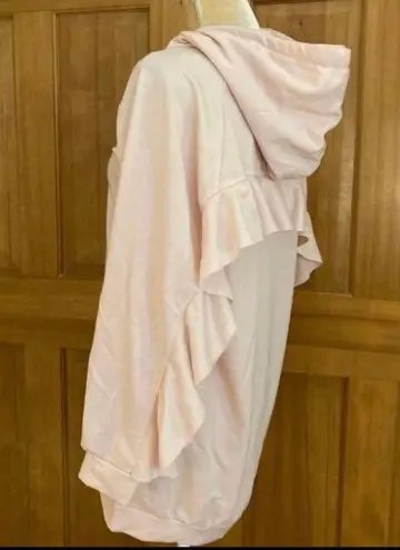 Lavishly Paris NWT, Apricot Ruffled Back Women’s Oversized Hoodie.