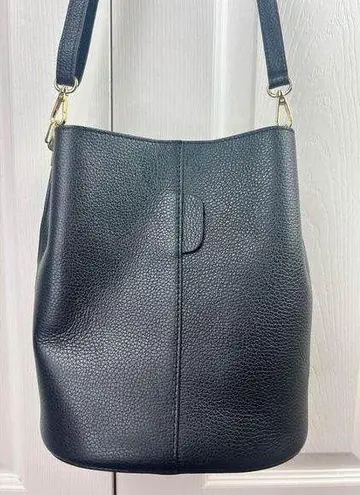 Black Leather Bucket Bag Medium Size SHOULDER STRAP