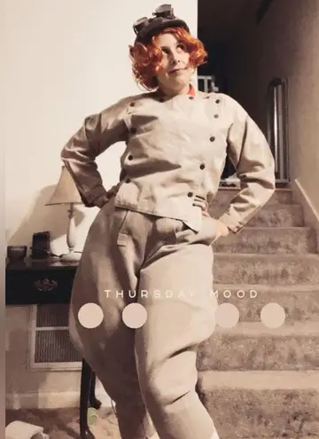 Aviator Amelia Earhart tan top Size M