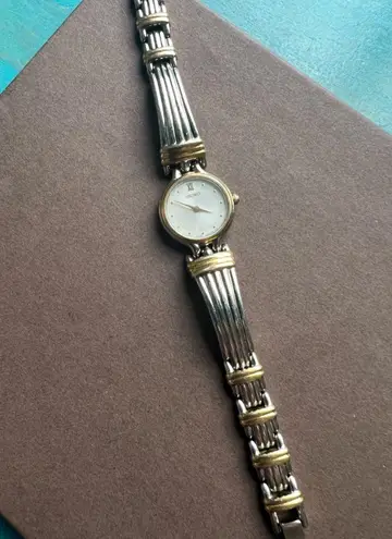 Seiko Ladies Wristwatch Two Tone Gold Tone Bracelet Style Vintage
