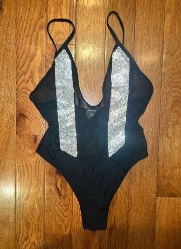 Pretty Little Thing  Swim size 6