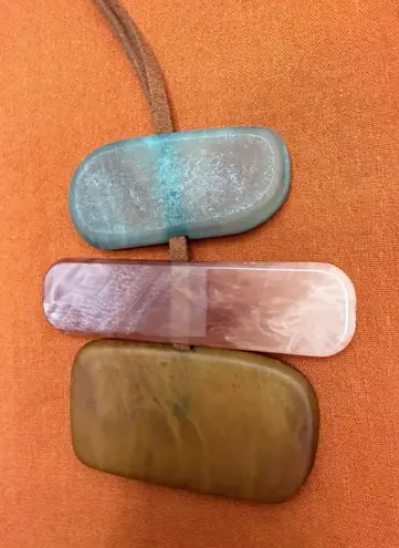Boho Resin Geometric Pendant Necklace – Triple Color Stack, Adjustable RopeNWT