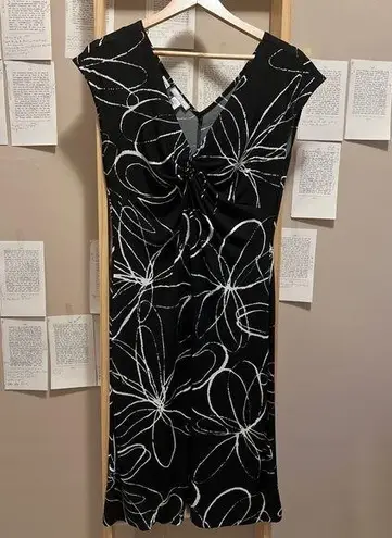 Abstract Flower Pattern Black and White Midi Dress with Folded Twist Neckline Size 12 - Image 1