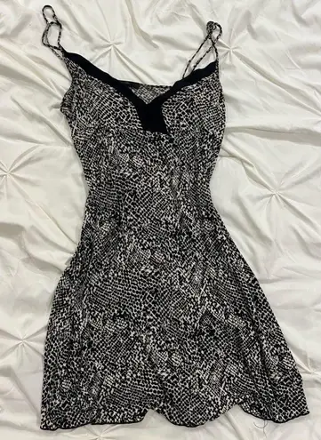 Elegant Black and White Snake Print Dress