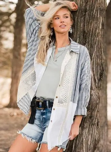 Gimmicks by BKE Gimmicks BKE Womens Boho Coastal Striped Lace Long Sleeve Button Up Shirt Size M