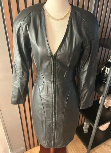 Yucatán bay black leather dress vintage size 8 long sleeve from fitting stylish