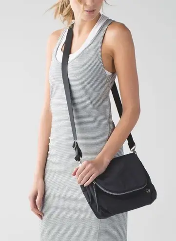 Lululemon  Party Om Bag Women Black Belt Bag Crossbody Water Repellent Adjustable