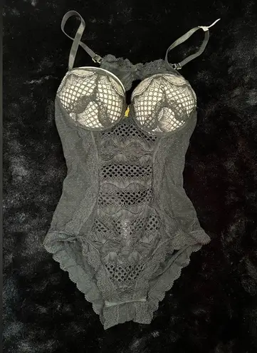 Daisy Fuentes Black Lace Cutout Bodysuit - Size Small
