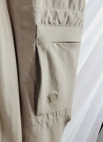 Mountain Hardwear  Khaki Stretch Woven Zip Front Hiking Cargo Pants size 12